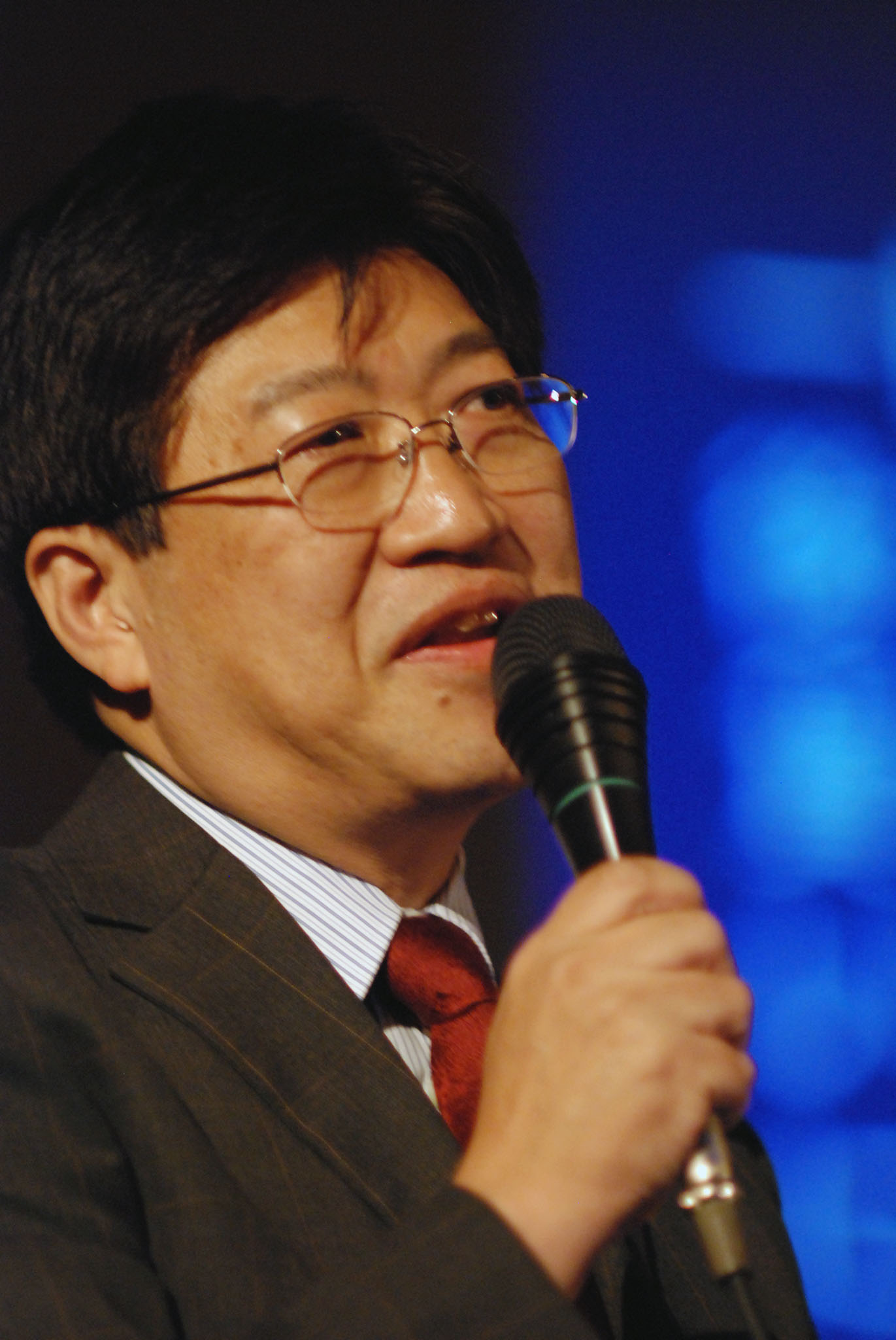 対テロ戦争とお金崩壊について講演する青木秀和