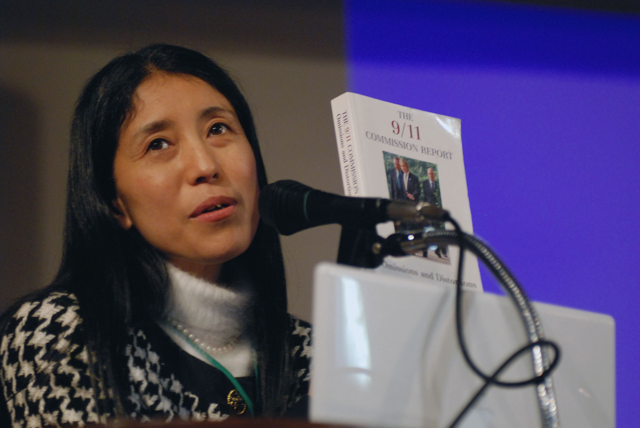 グリフィン博士の本を紹介するきくちゆみ