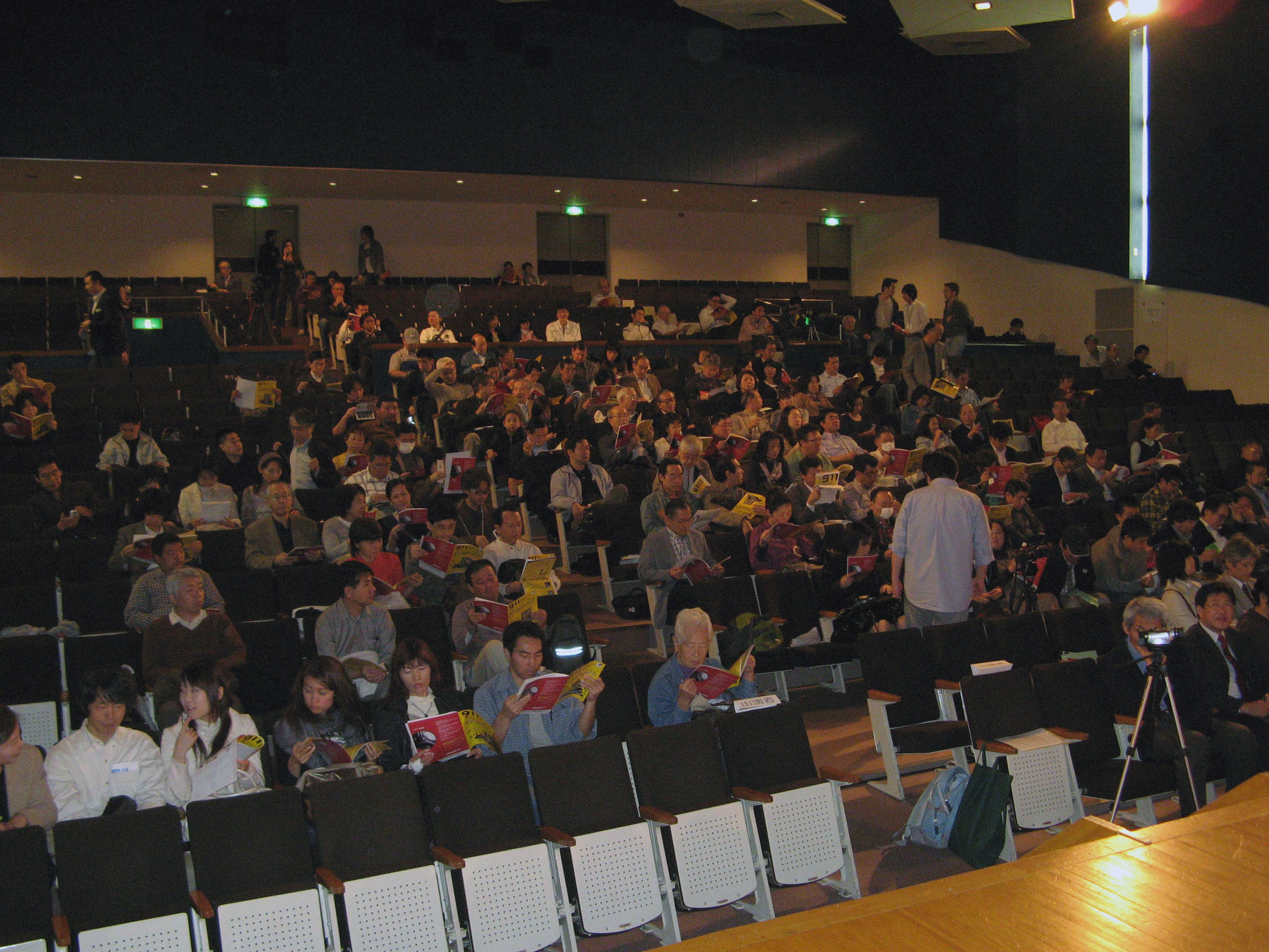 熱気溢れる会場の様子