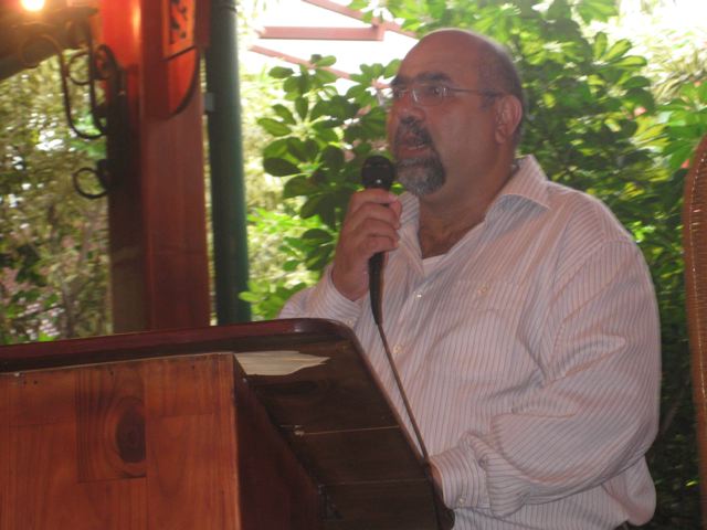 詩を読むゾクビ・ゾグビ